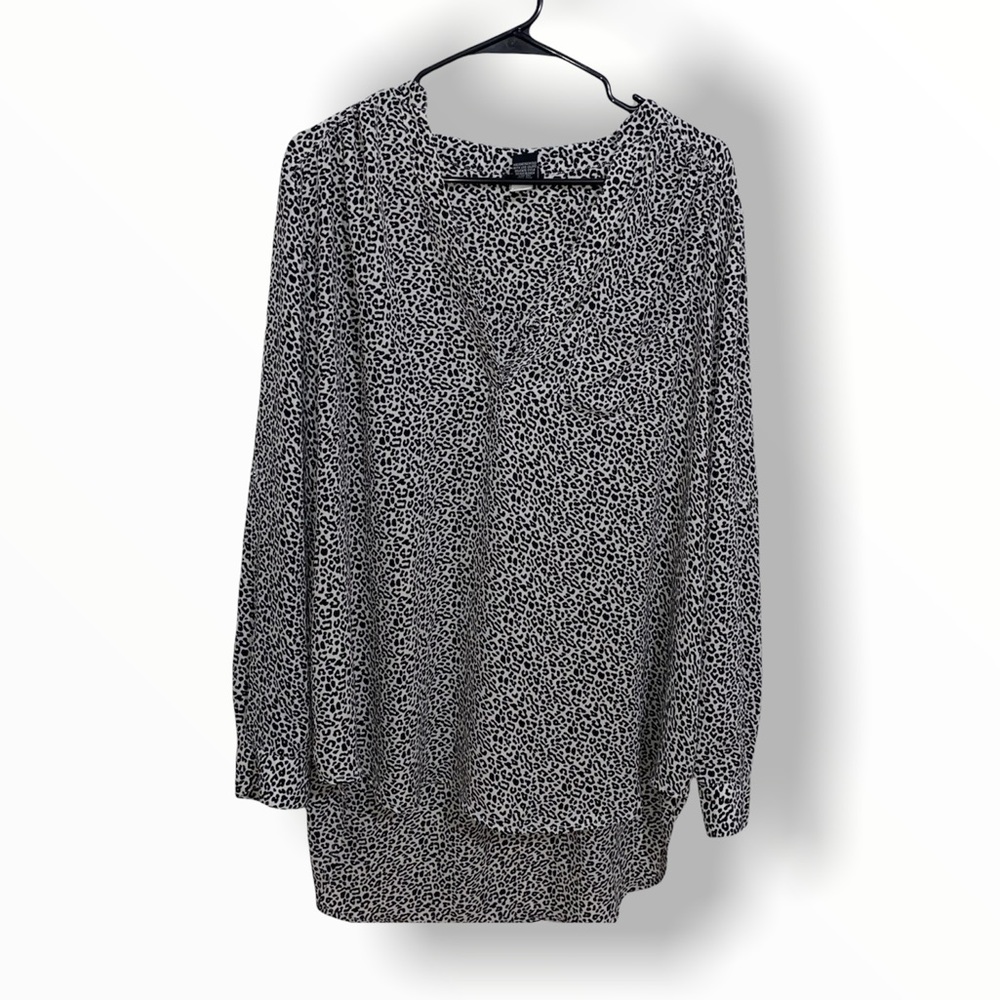 TORRID ANIMAL PRINT BUTTON UP SHIRT